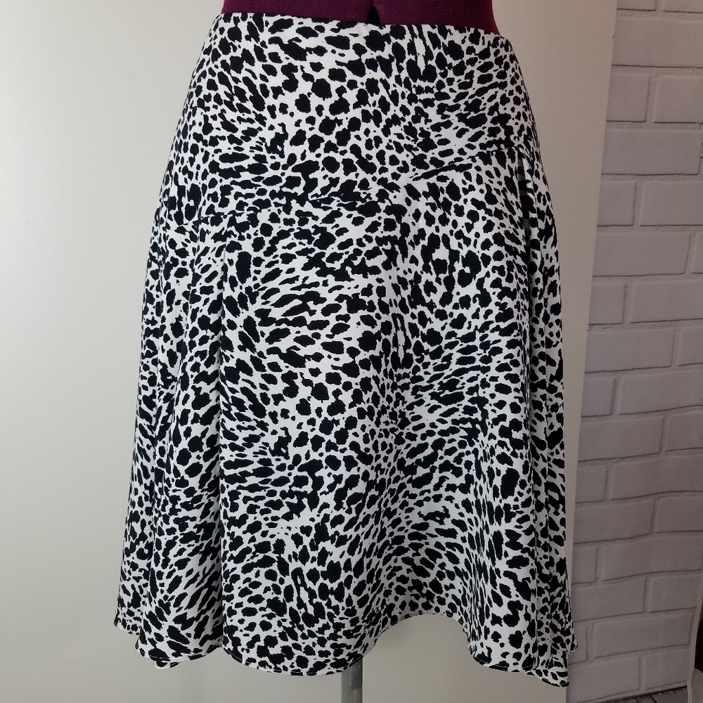 Vince Camuto Black White Animal Print High Low Hem